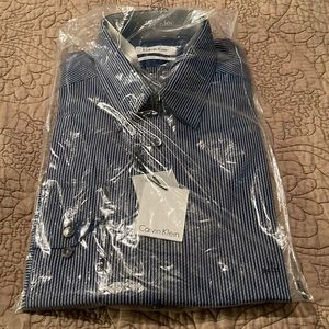 Calvin Klein Blue Horizon Slim Fit Men’s Dress Shirt. Neck 16. 34/35.